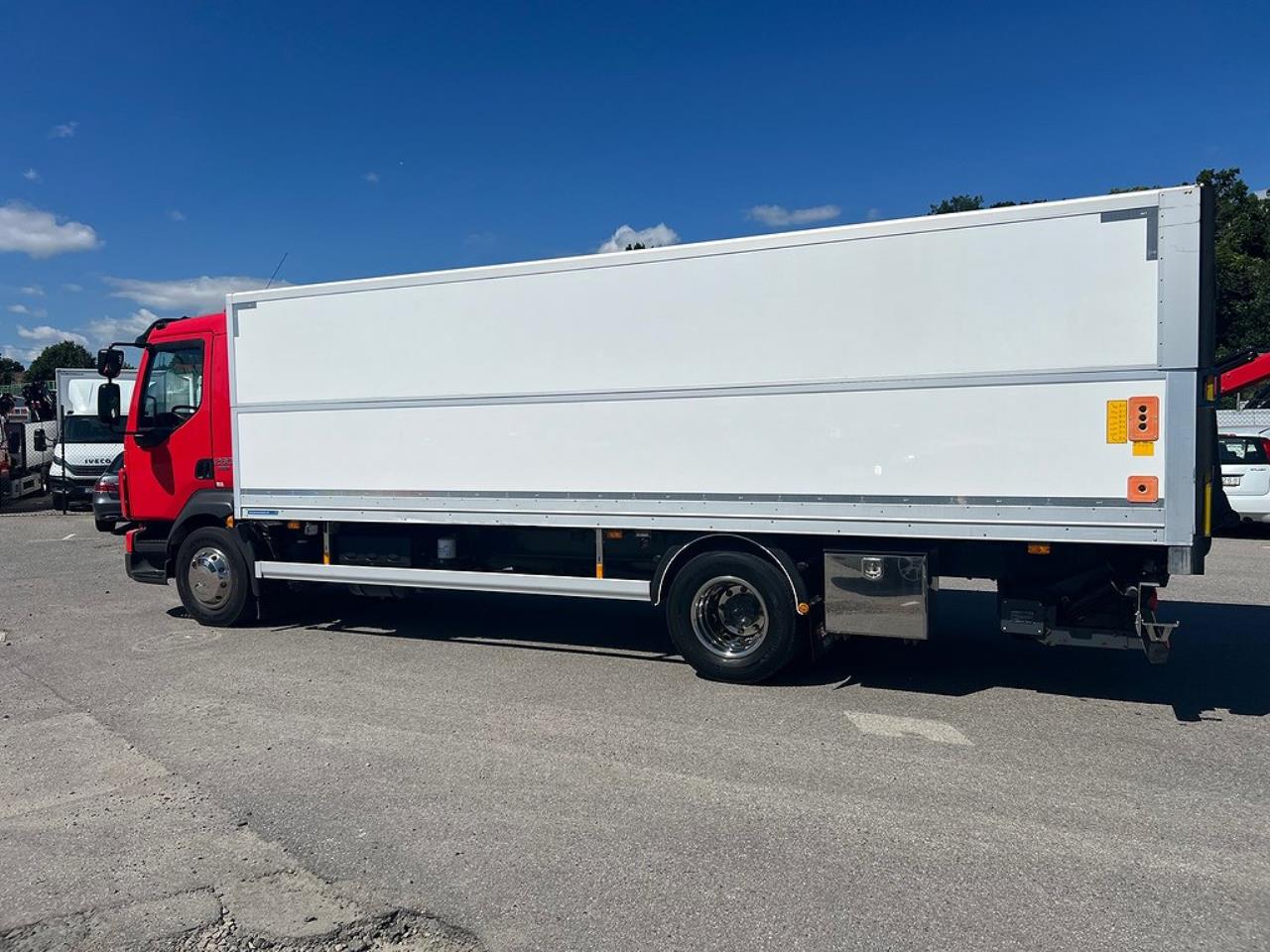 Volvo FL280 4x2 Skåpbil Höj/Sänkbart Tak Euro 6 2019 - Skåp