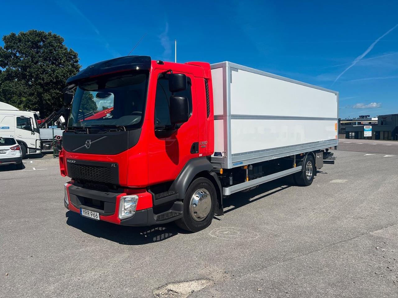 Volvo FL280 4x2 Skåpbil Höj/Sänkbart Tak Euro 6 2019 - Skåp