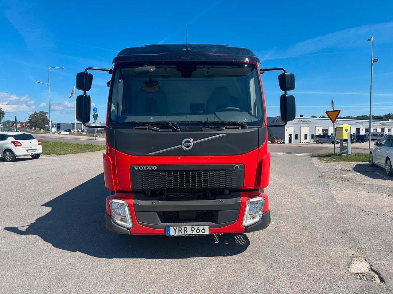 Volvo FL280 4x2 Skåpbil Höj/Sänkbart Tak Euro 6 2019 - Skåp