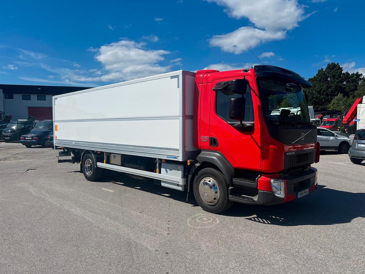 Volvo FL280 4x2 Skåpbil Höj/Sänkbart Tak Euro 6 2019 - Skåp