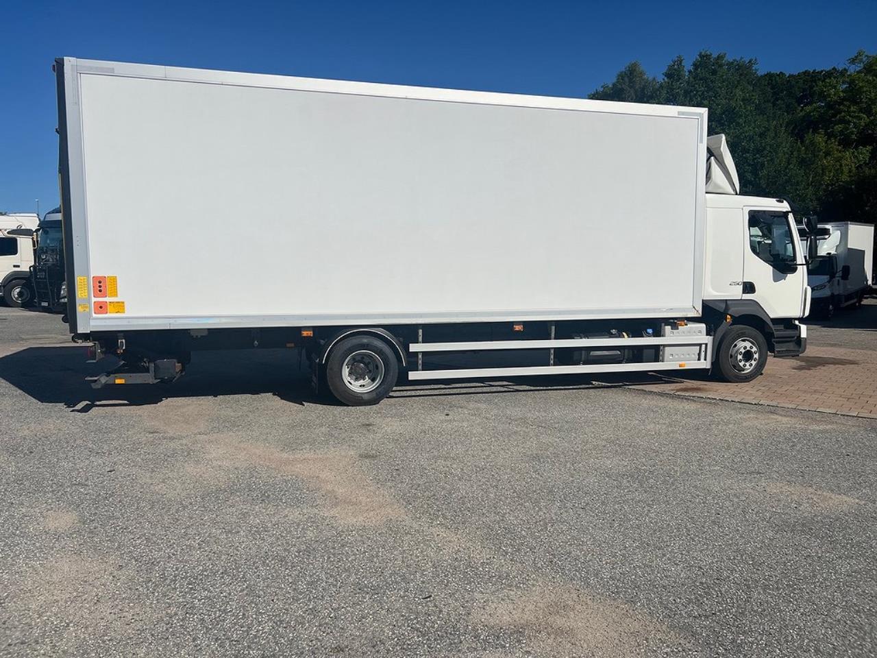 Volvo FL 250 4x2 Skåpbil Öppningsbar sida, Skåpsvärme Euro 6 2019 - Skåp