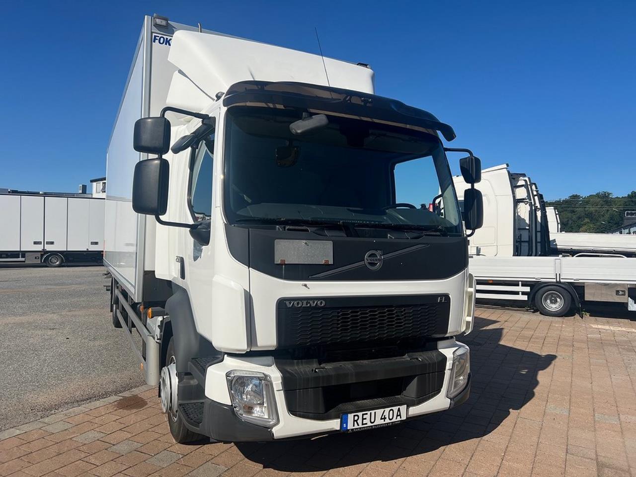 Volvo FL 250 4x2 Skåpbil Öppningsbar sida, Skåpsvärme Euro 6 2019 - Skåp