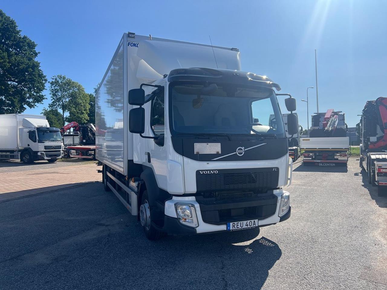 Volvo FL 250 4x2 Skåpbil Öppningsbar sida, Skåpsvärme Euro 6 2019 - Skåp