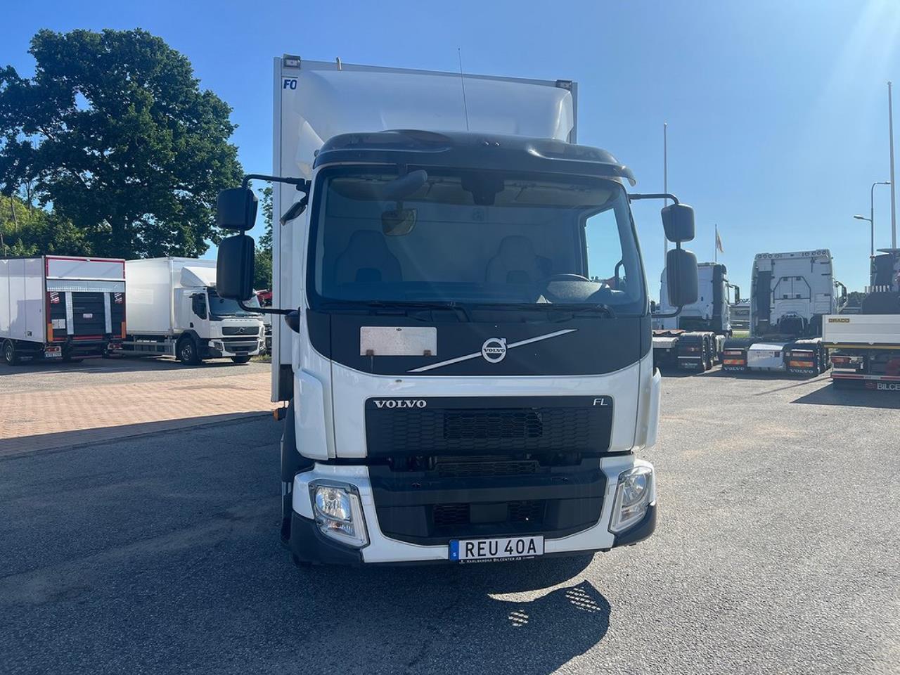 Volvo FL 250 4x2 Skåpbil Öppningsbar sida, Skåpsvärme Euro 6 2019 - Skåp