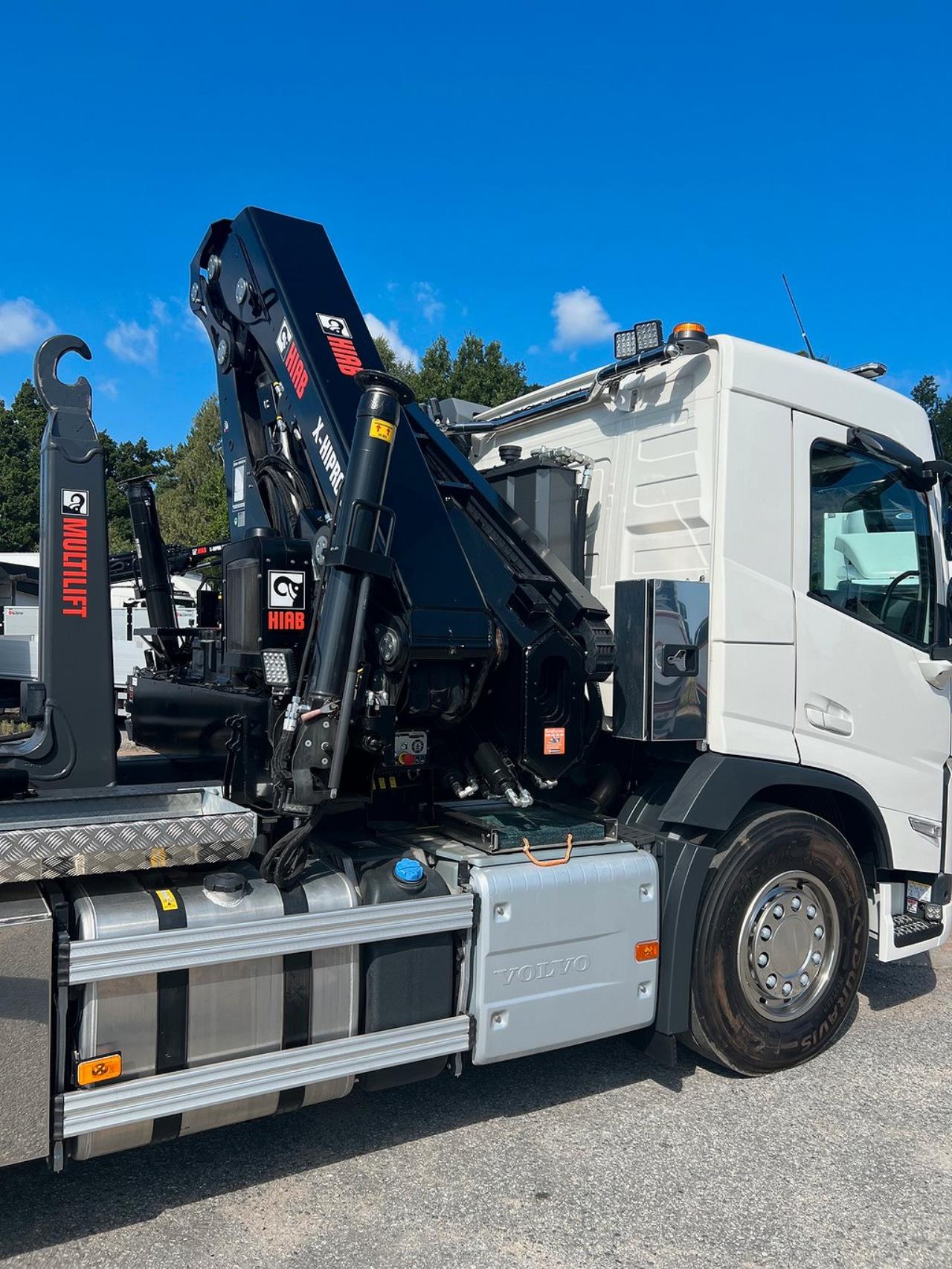 Volvo FM13 500 8x4*4 Tridem Kranväxlare Hiab 302 2023 - Kranväxlare