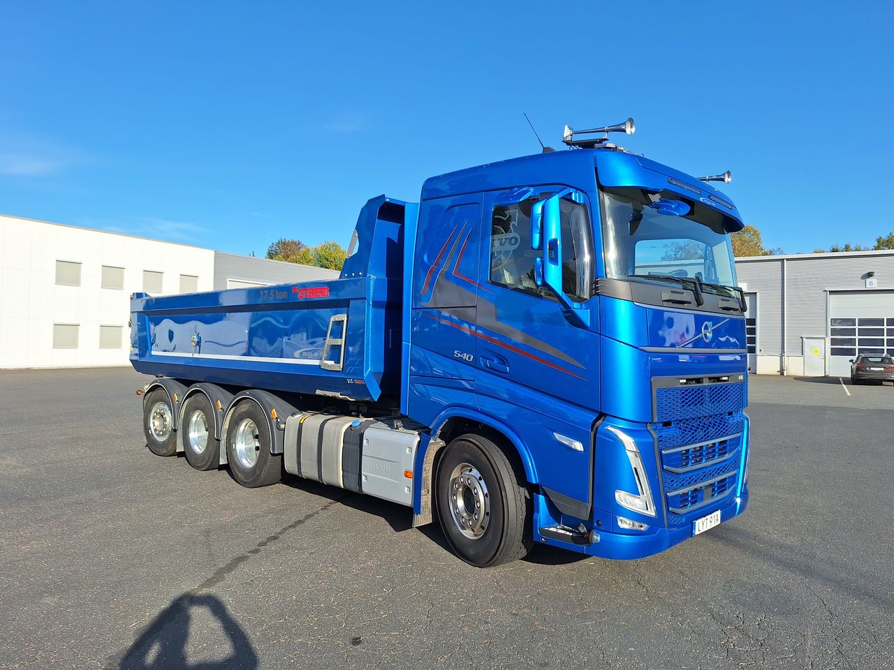 Volvo FH 8x4 Dumper 2023 - Tipp