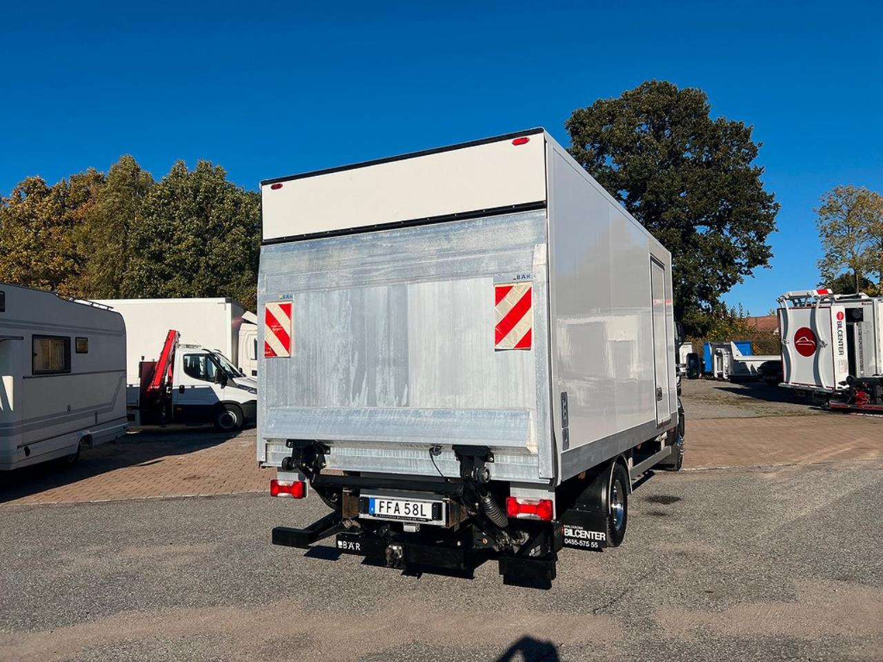 Iveco Daily 72C21 Automat Skåpbil Z-Lift Lastvikt 3560 Kg 2022 - Lätta Transporter