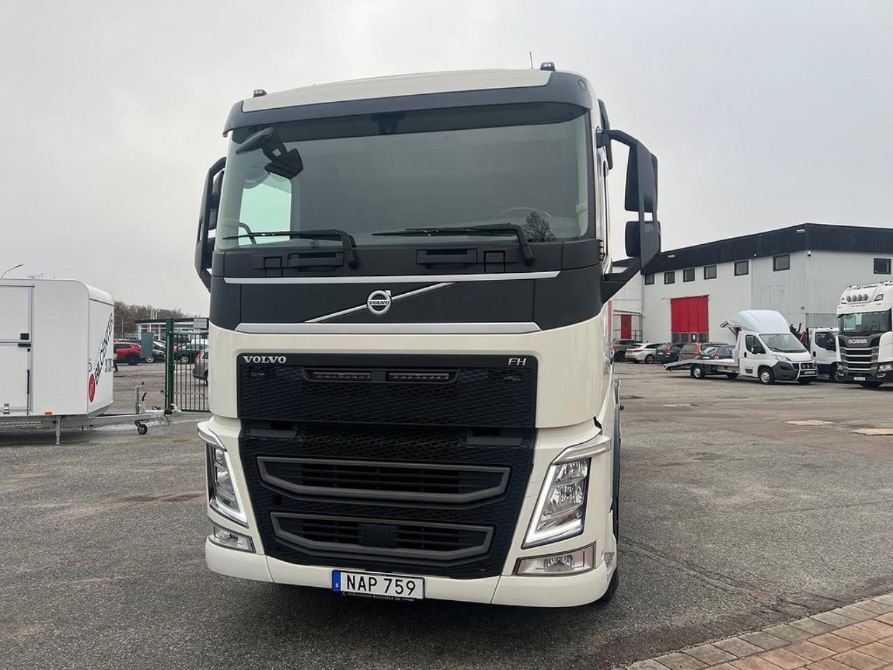 Volvo FH13 460 6x2*4 Lastväxlare Kranhydraulik  2015 - Kran