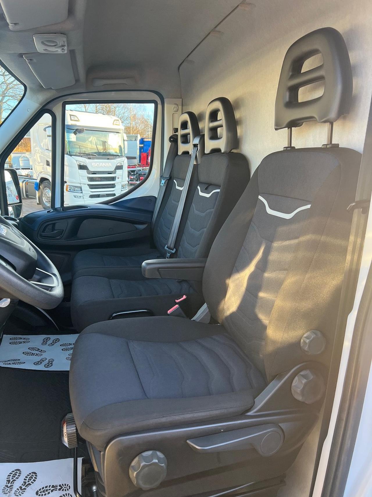 Iveco Daily 35S14 Skåpbil A8 Hi-Matic Euro 6 2021 - Övrigt