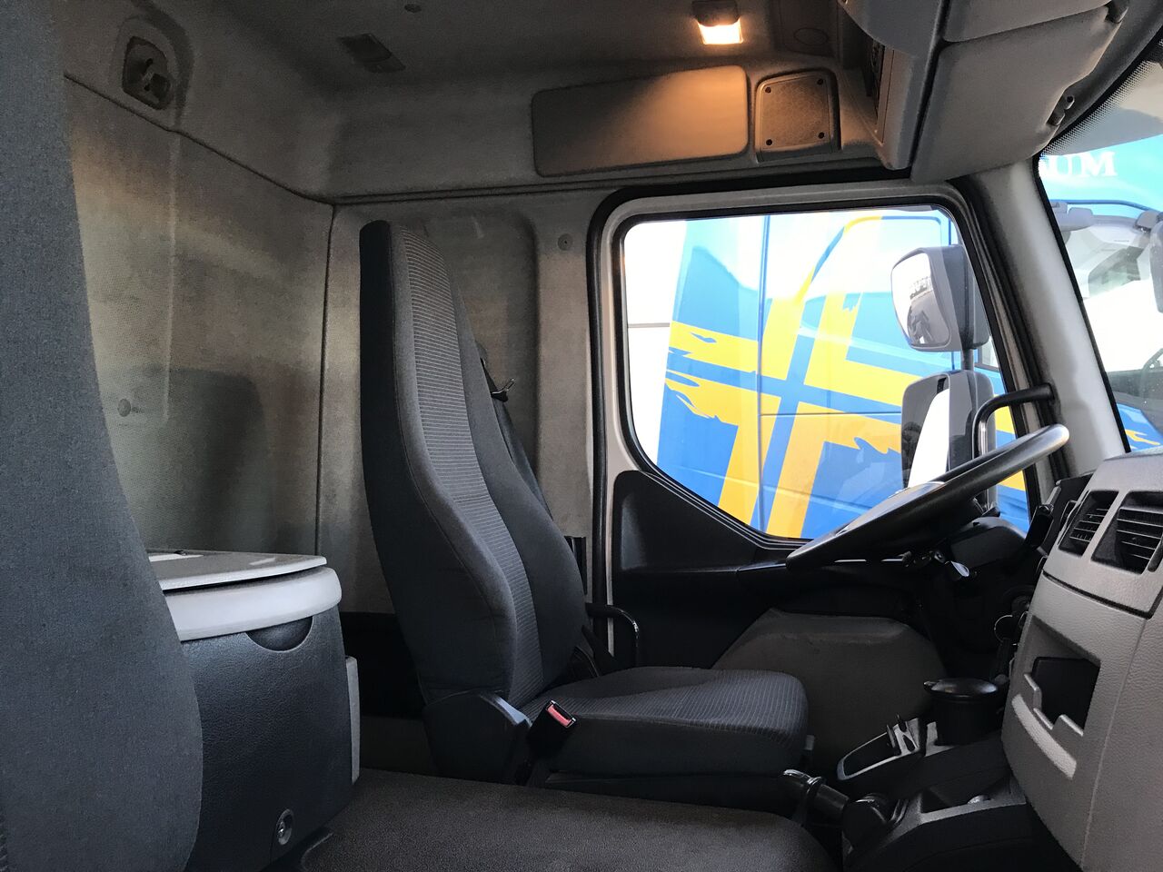 Skåpbil Volvo FL 280 4x2 2009 - Skåp