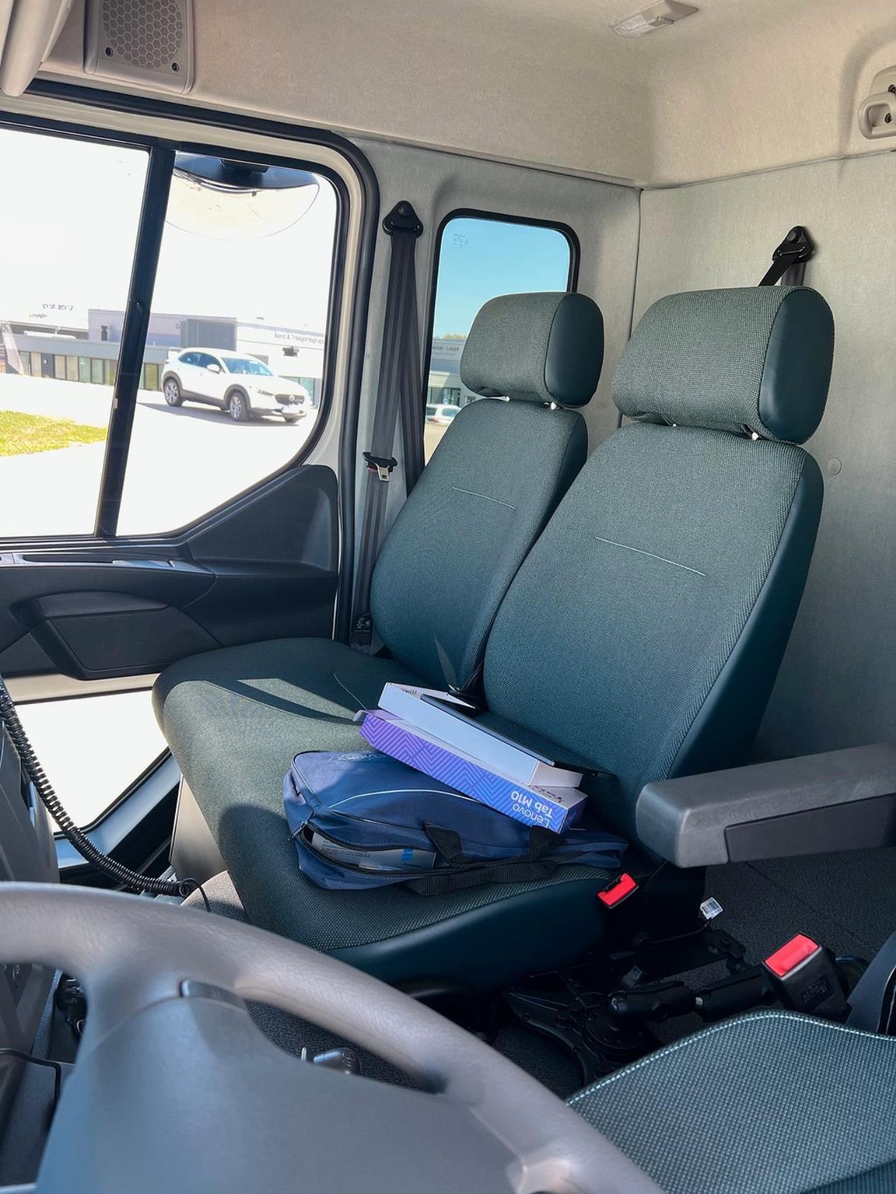 Volvo FL250 4x2 TMA & Kran Skåp & Flak, Bil för Däckservice 2025 - Kran