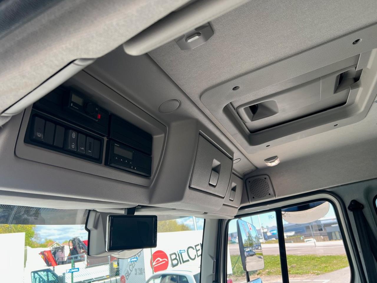 Volvo FL250 4x2 TMA & Kran Skåp & Flak, Bil för Däckservice 2025 - Kran