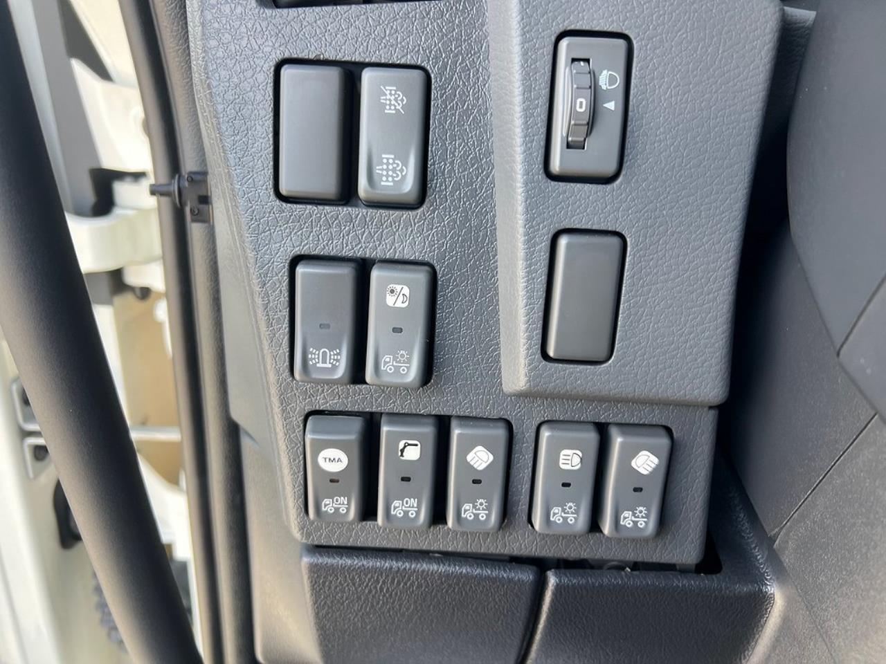 Volvo FL250 4x2 TMA & Kran Skåp & Flak, Bil för Däckservice 2025 - Kran