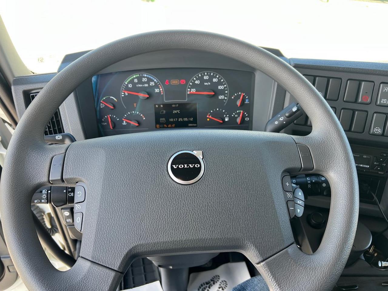 Volvo FL250 4x2 TMA & Kran Skåp & Flak, Bil för Däckservice 2025 - Kran