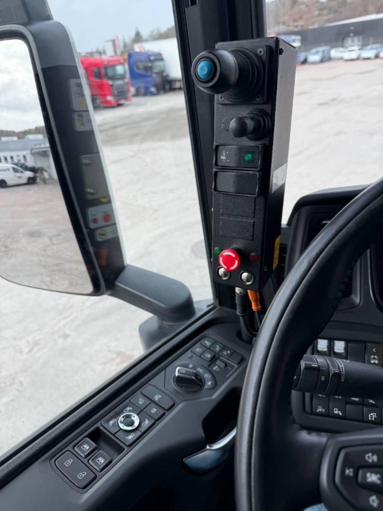 Scania R500B8X4*4NB 2022 - Kran