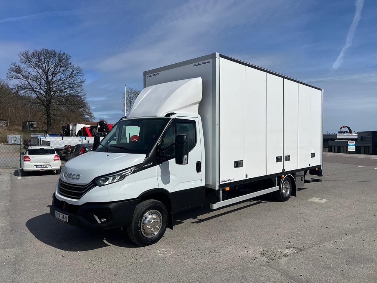 Iveco Daily 72C18 A8 Skåpbil Öppningsbarsida Fullutrustad 2025 - Skåp