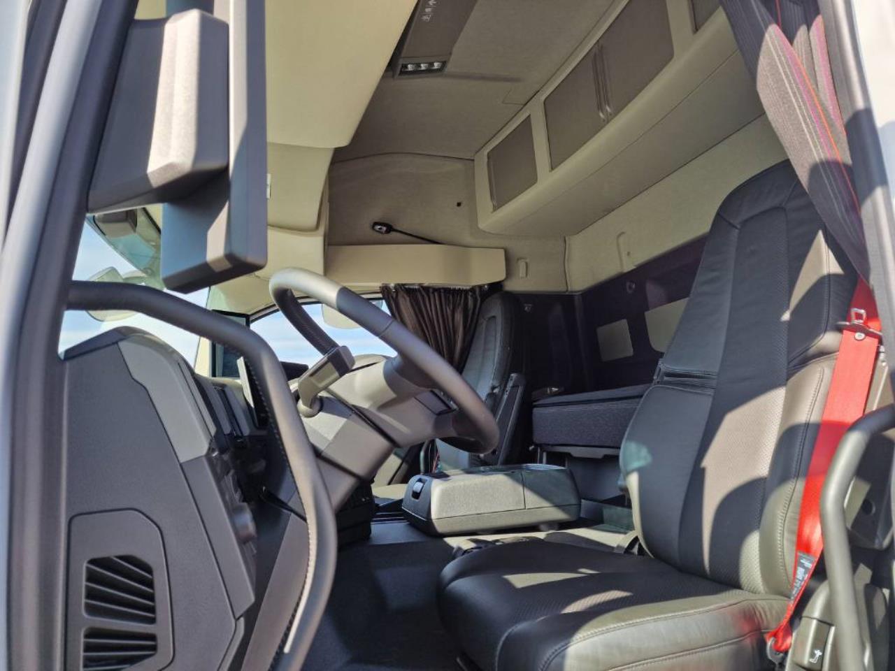 Volvo FM500 6x2 2024 - Skåp