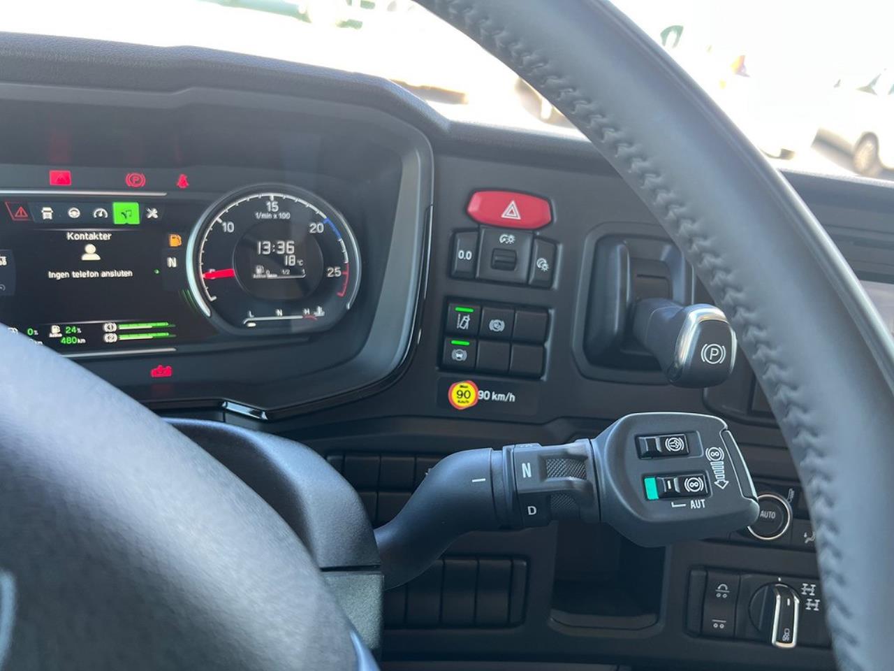 Scania G500 8x4*4 Tridem Brädgårdsbil Hiab 302 E6 Kran 2023 - Kran