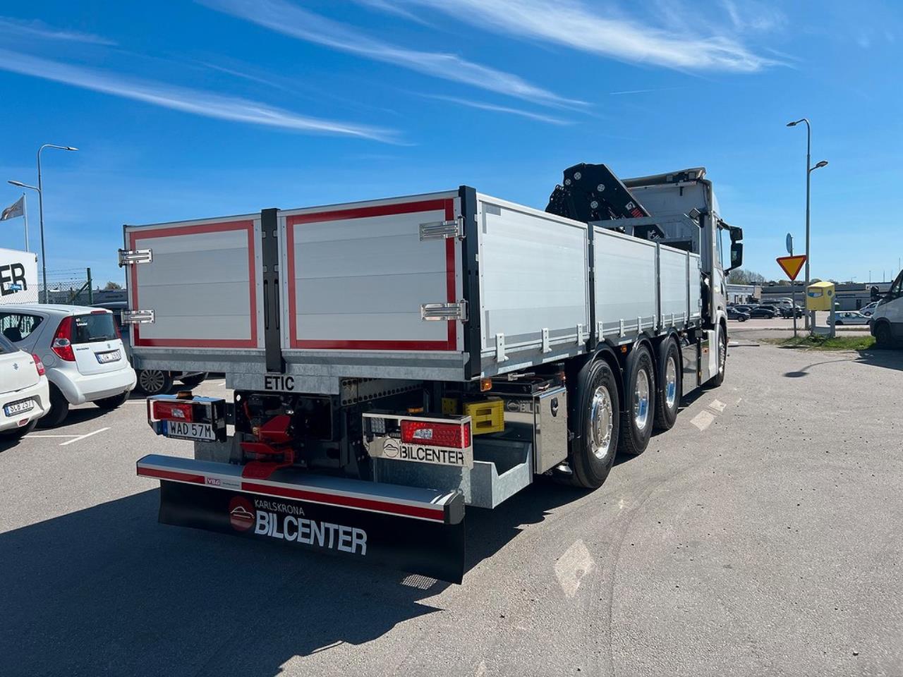 Scania G500 8x4*4 Tridem Brädgårdsbil Hiab 302 E6 Kran 2023 - Kran