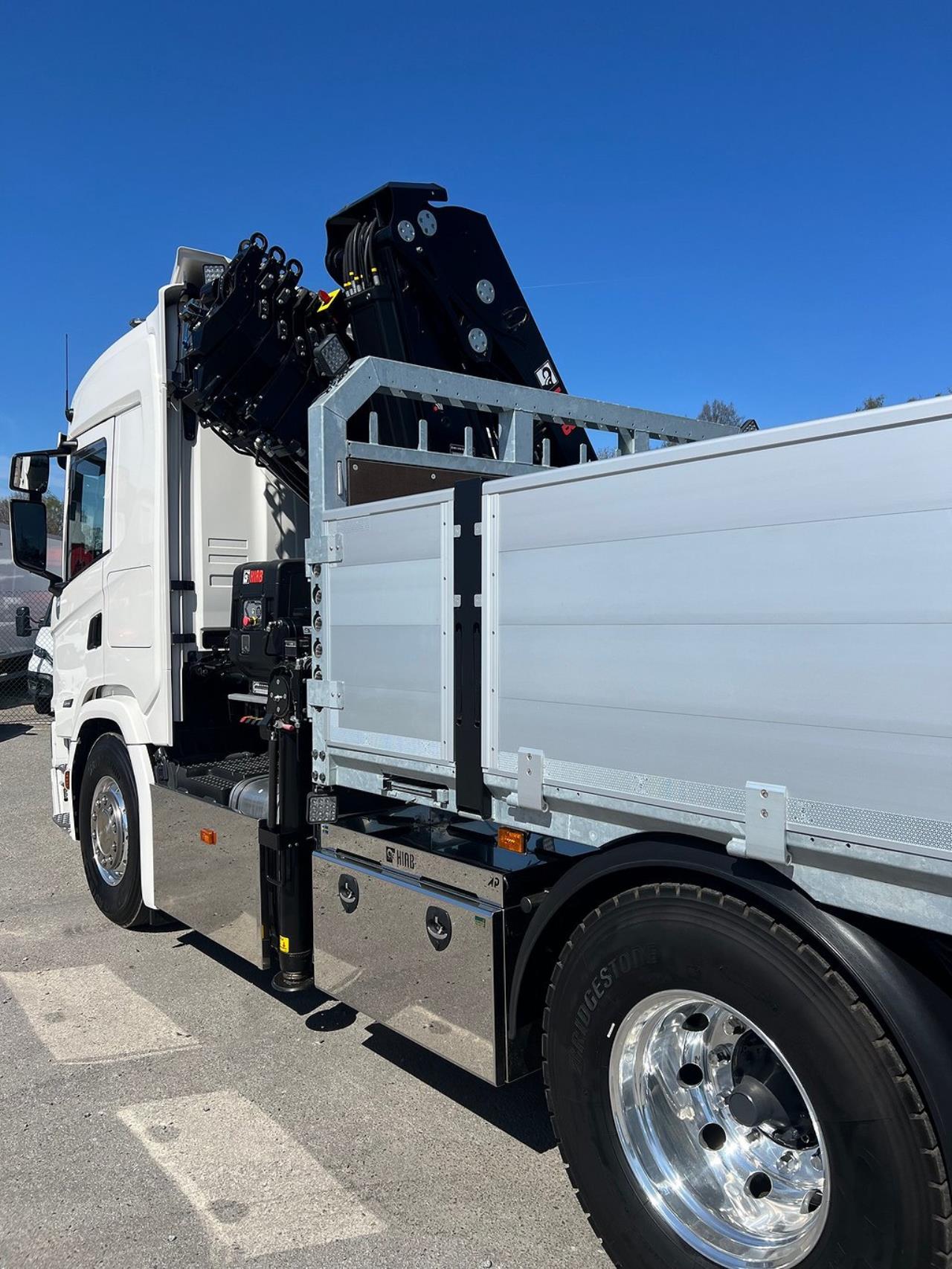 Scania G500 8x4*4 Tridem Brädgårdsbil Hiab 302 E6 Kran 2023 - Kran