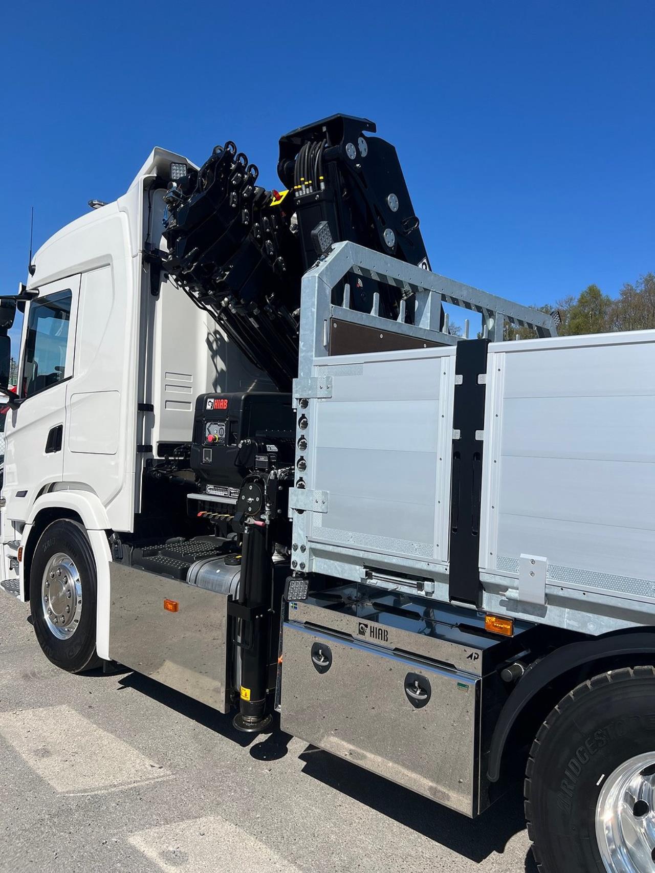 Scania G500 8x4*4 Tridem Brädgårdsbil Hiab 302 E6 Kran 2023 - Kran