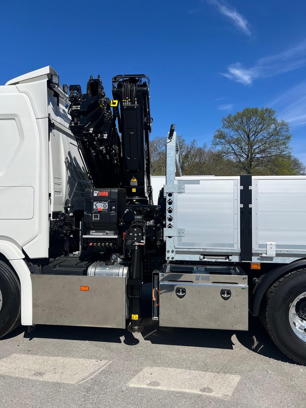 Scania G500 8x4*4 Tridem Brädgårdsbil Hiab 302 E6 Kran 2023 - Kran