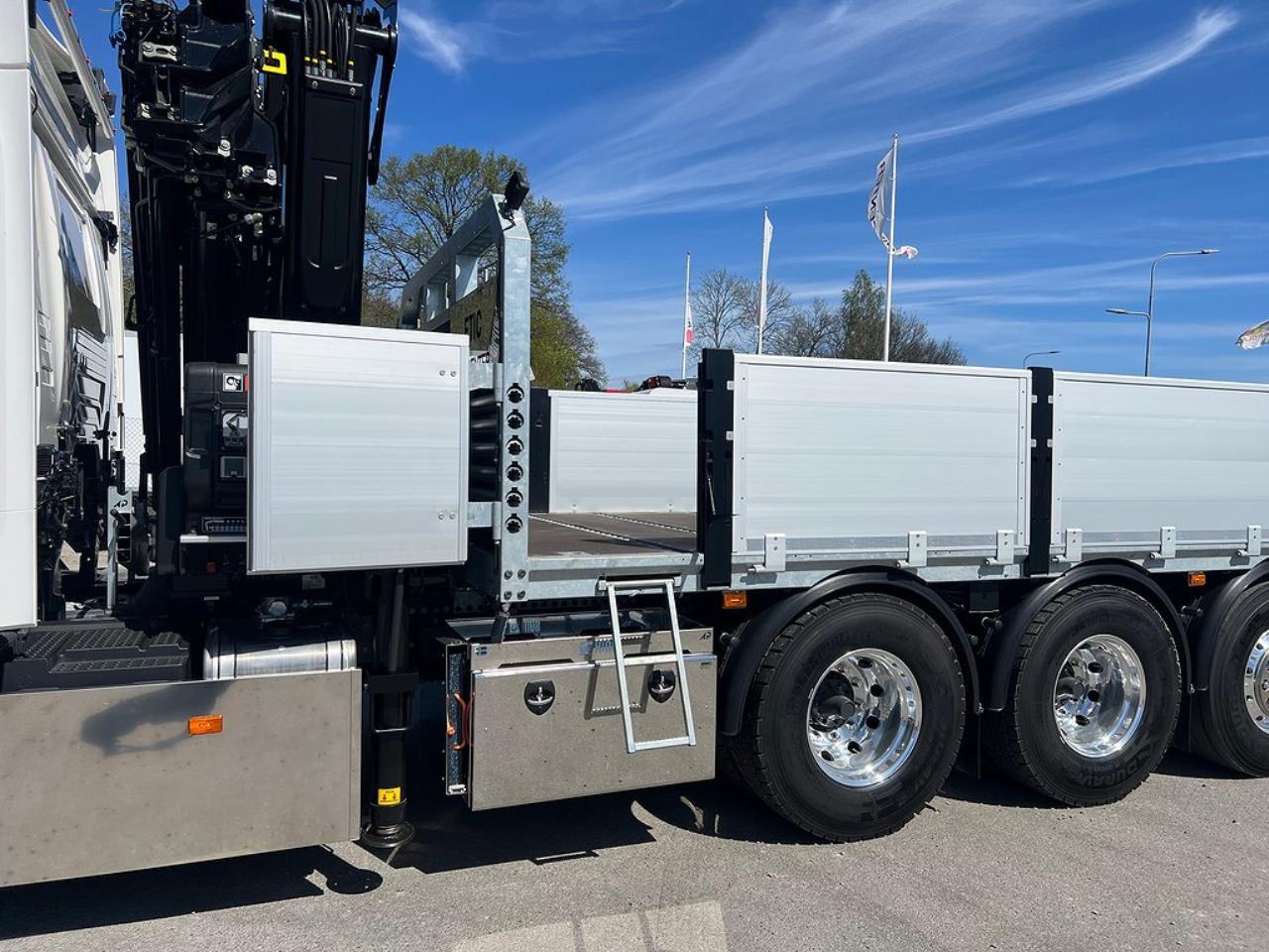 Scania G500 8x4*4 Tridem Brädgårdsbil Hiab 302 E6 Kran 2023 - Kran