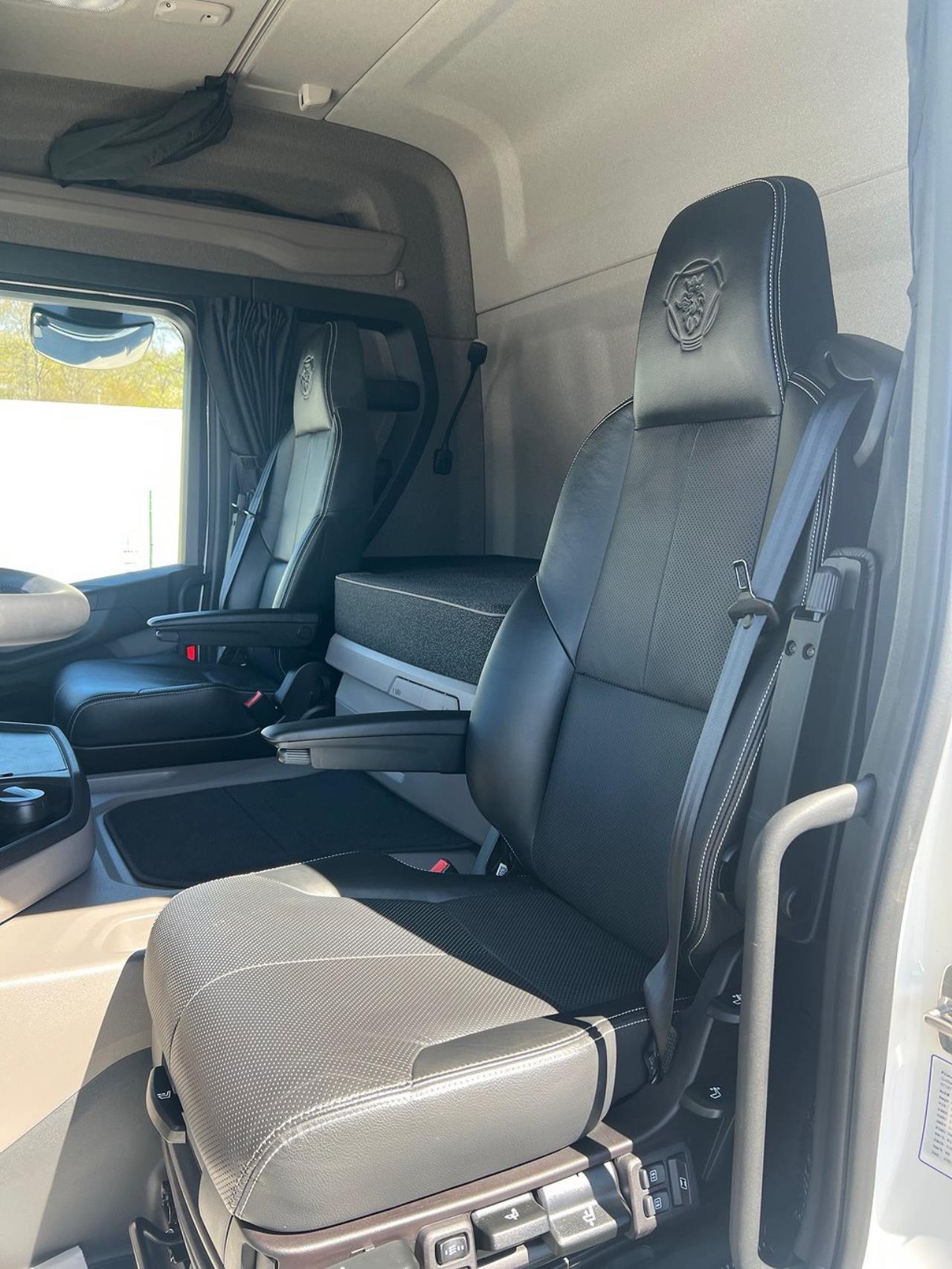 Scania G500 8x4*4 Tridem Brädgårdsbil Hiab 302 E6 Kran 2023 - Kran