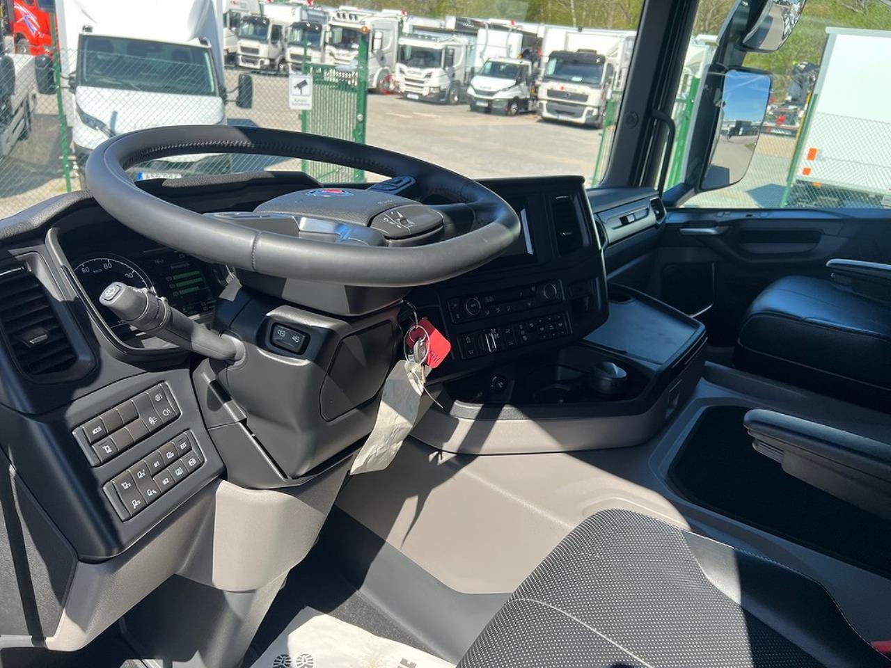 Scania G500 8x4*4 Tridem Brädgårdsbil Hiab 302 E6 Kran 2023 - Kran