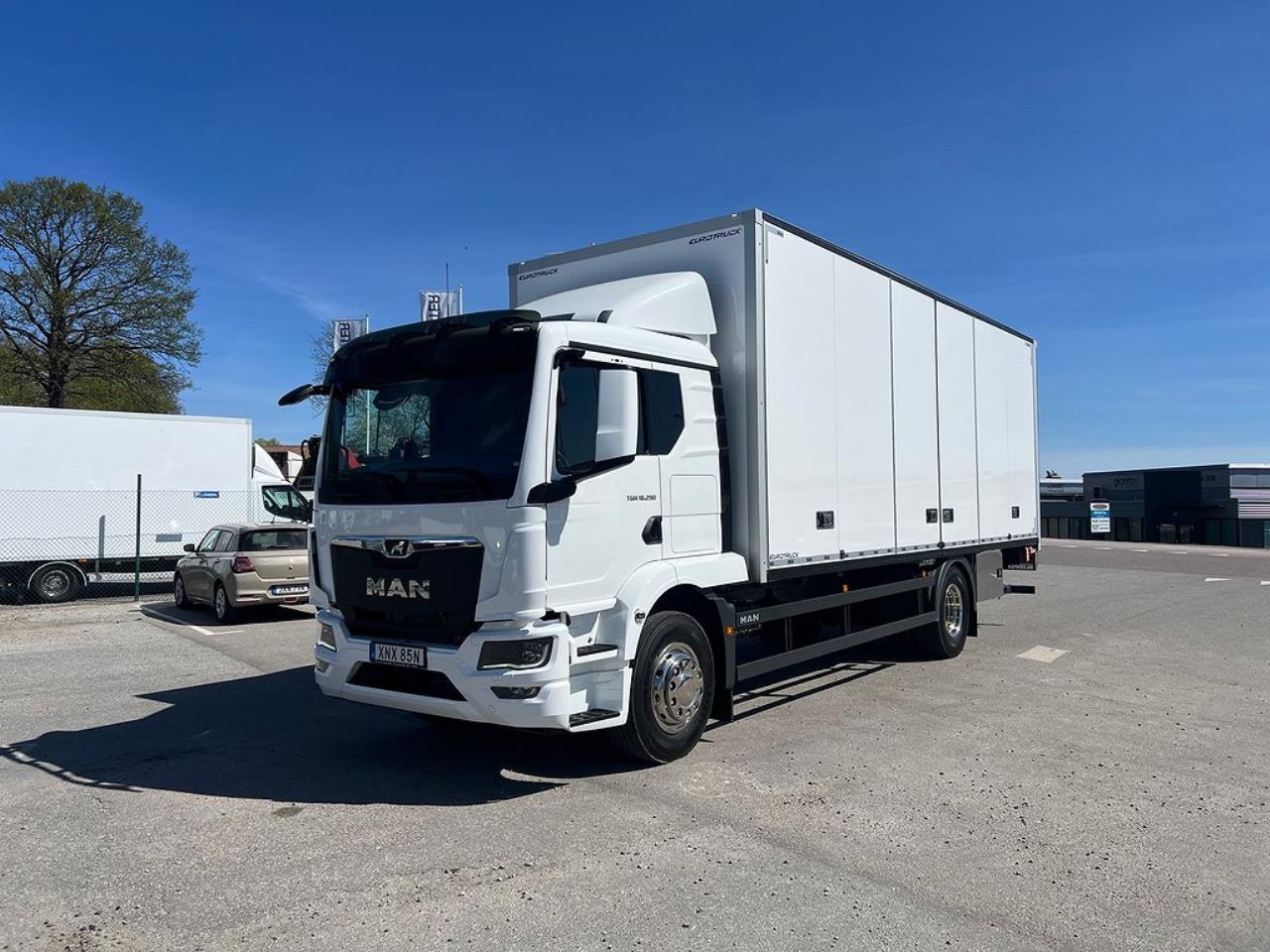 MAN TGM 18.290 4x2 Skåpbil Öppningsbarsida Sovhytt 2023 - Skåp