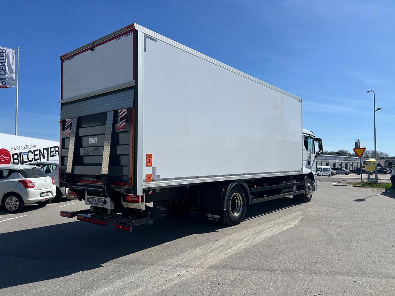 MAN TGM 18.290 4x2 Skåpbil Öppningsbarsida Sovhytt 2023 - Skåp