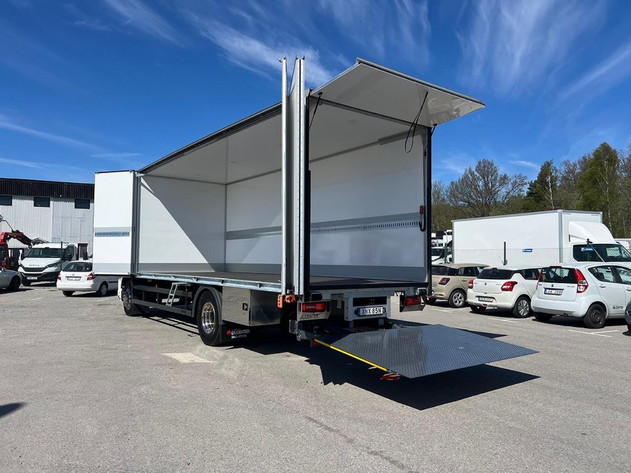 MAN TGM 18.290 4x2 Skåpbil Öppningsbarsida Sovhytt 2023 - Skåp
