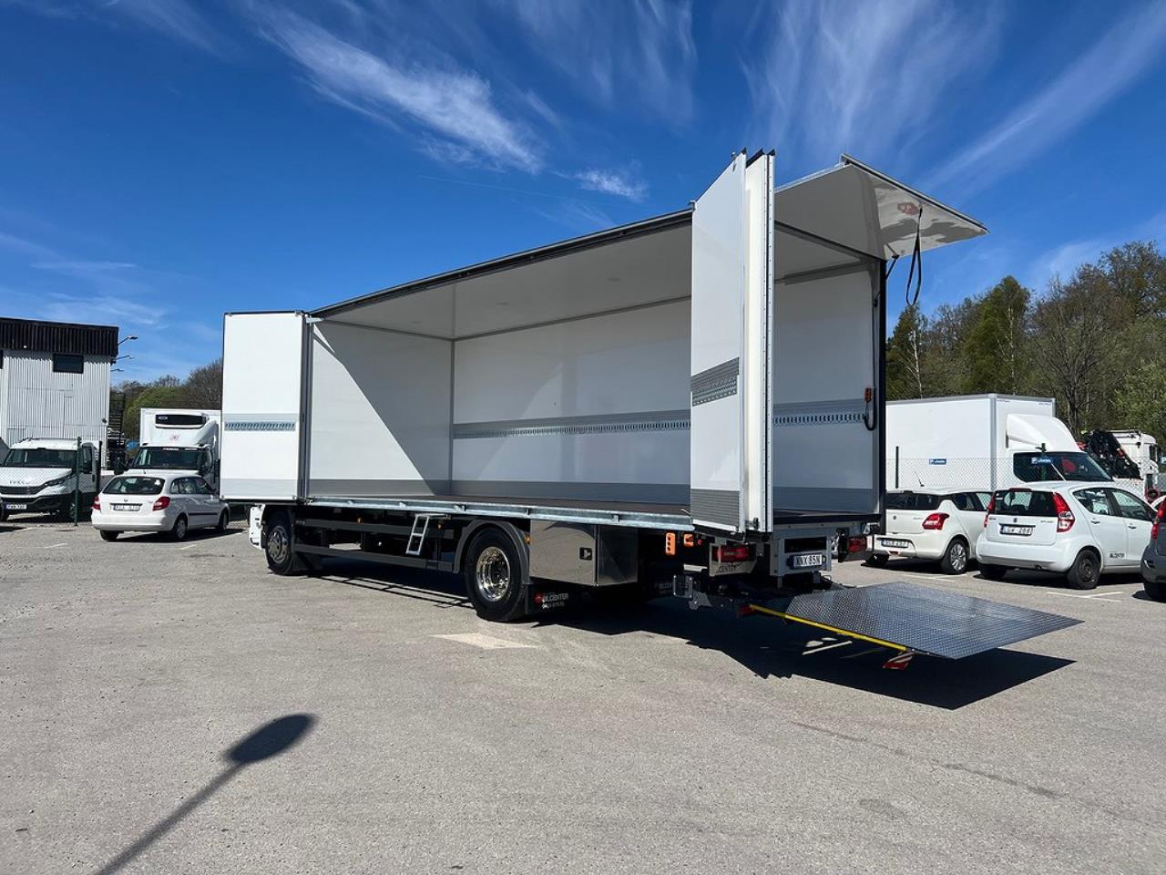 MAN TGM 18.290 4x2 Skåpbil Öppningsbarsida Sovhytt 2023 - Skåp