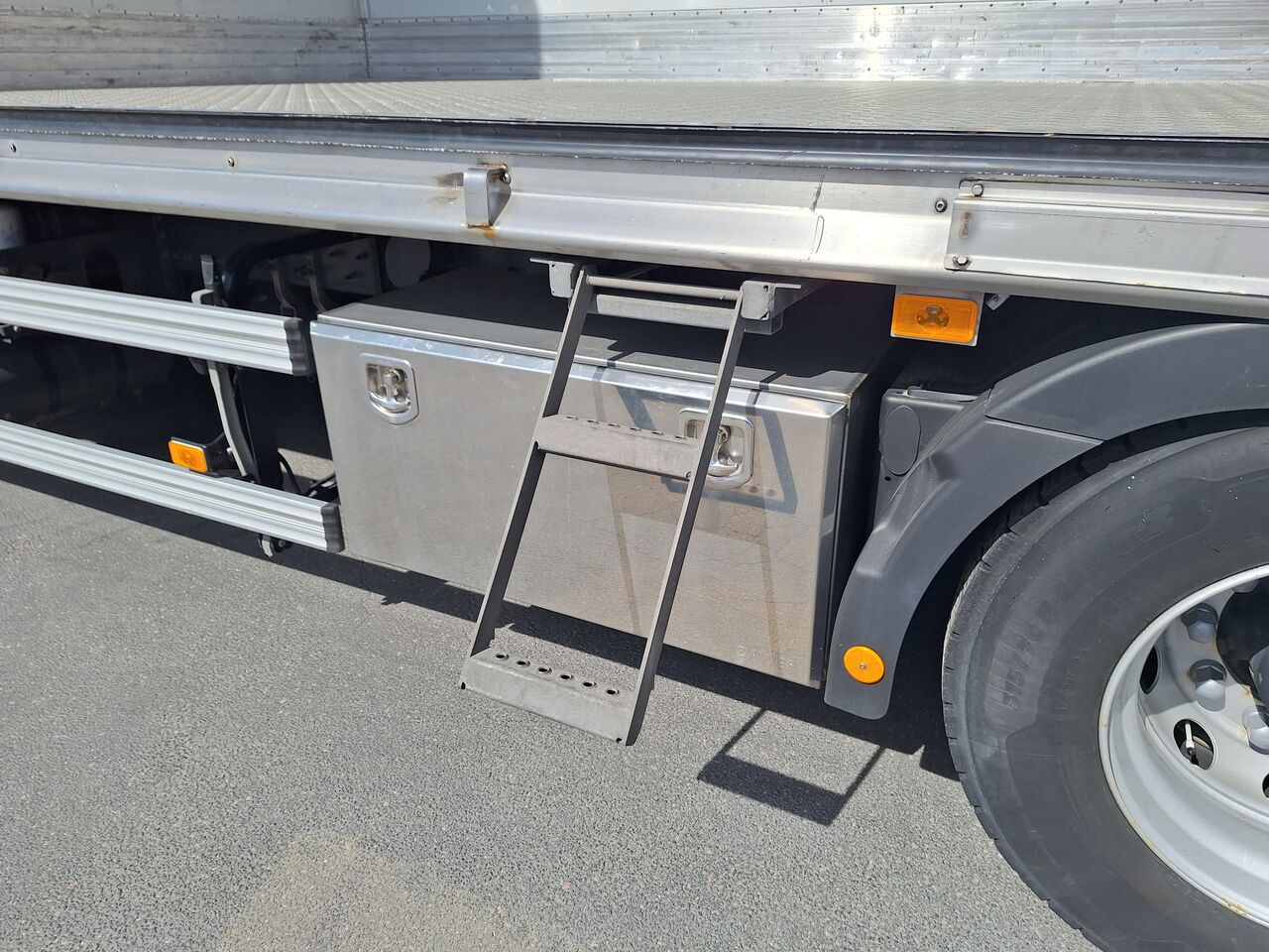 Volvo FH 500 I-Save 6x2 Skåp 2023 - Skåp