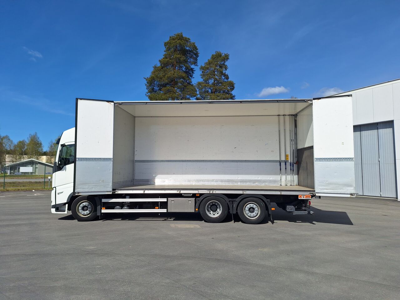 Volvo FH 500 I-Save 6x2 Skåp 2023 - Skåp