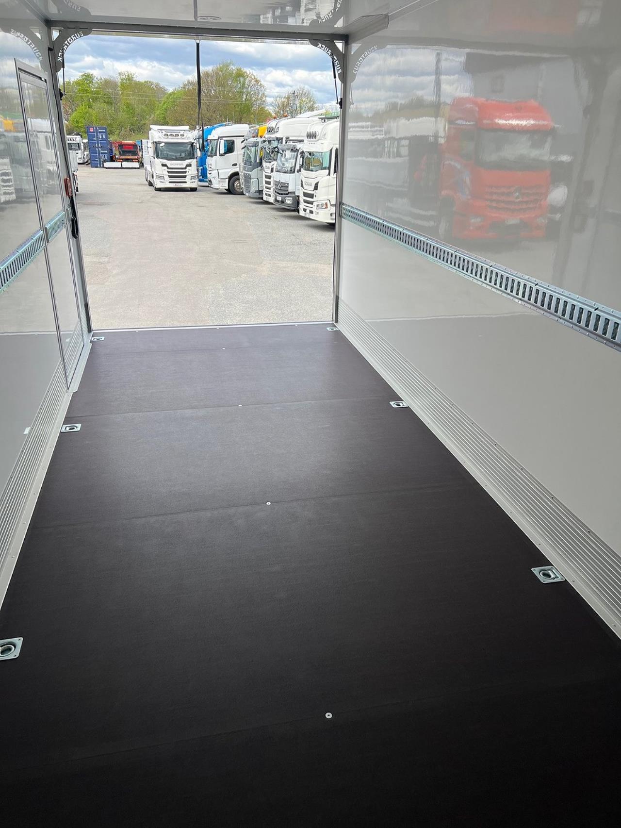 Iveco Daily 72C18  Skåpbil Aut Fullutrustad Lastvikt 3390 Kg 2025 - Skåp
