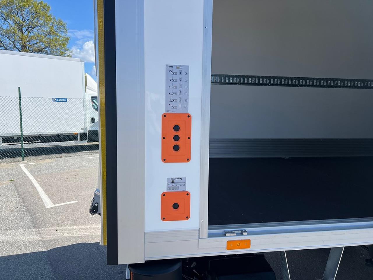Iveco Daily 72C18  Skåpbil Aut Fullutrustad Lastvikt 3390 Kg 2025 - Skåp