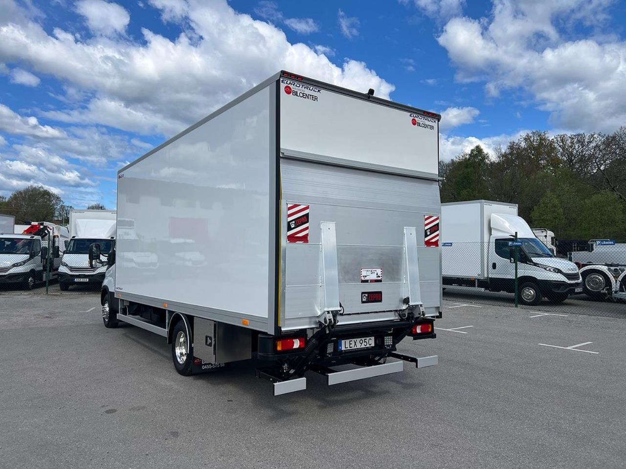 Iveco Daily 72C18  Skåpbil Aut Fullutrustad Lastvikt 3390 Kg 2025 - Skåp