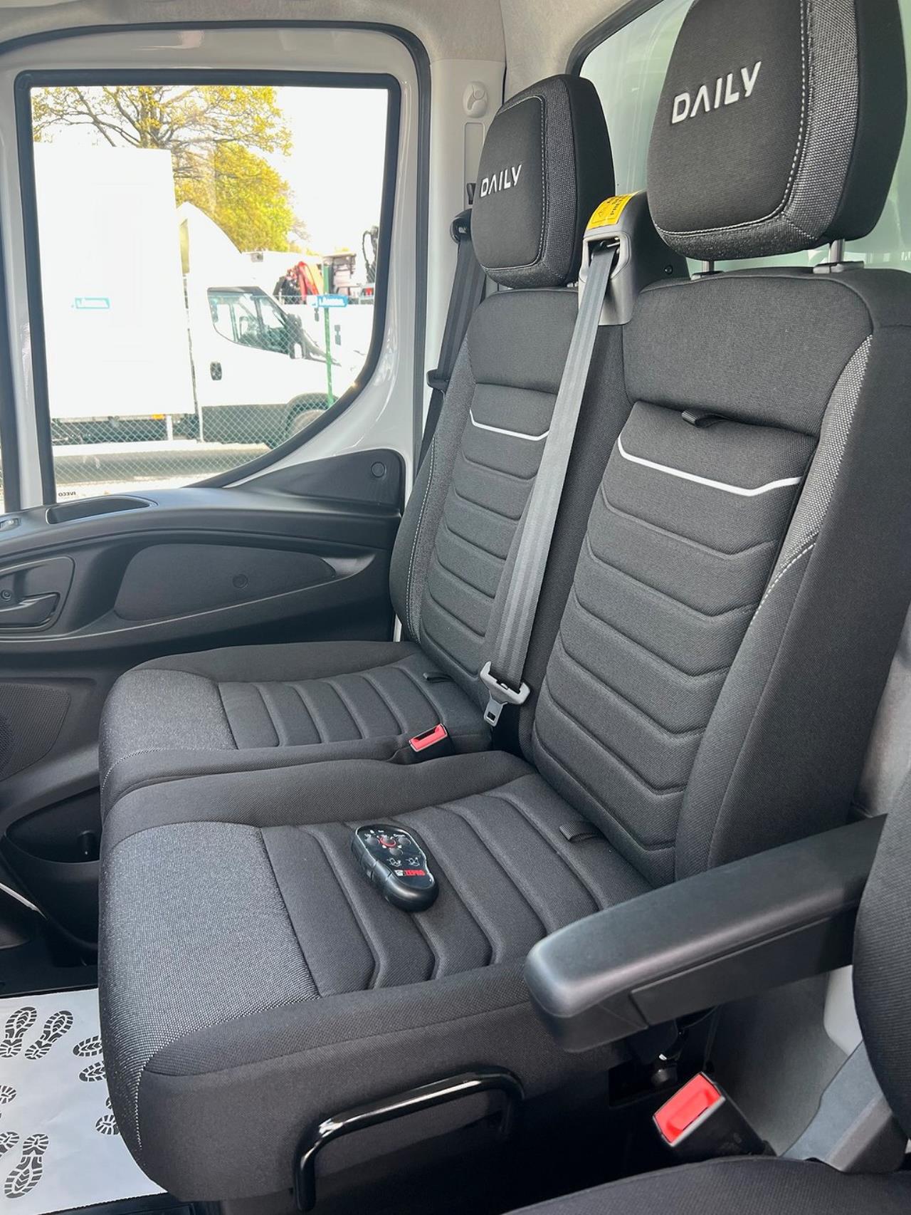 Iveco Daily 72C18  Skåpbil Aut Fullutrustad Lastvikt 3390 Kg 2025 - Skåp