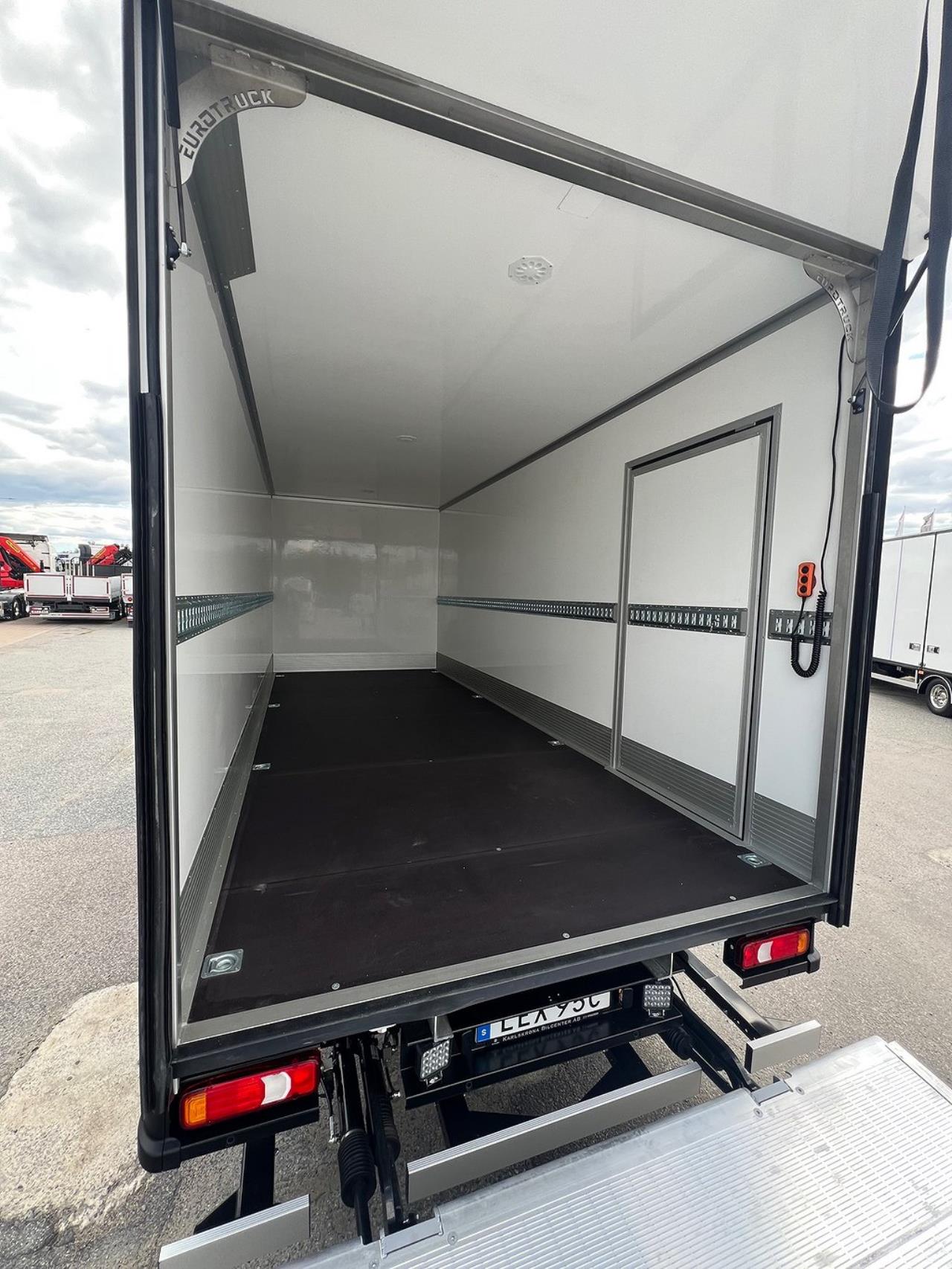 Iveco Daily 72C18  Skåpbil Aut Fullutrustad Lastvikt 3390 Kg 2025 - Skåp