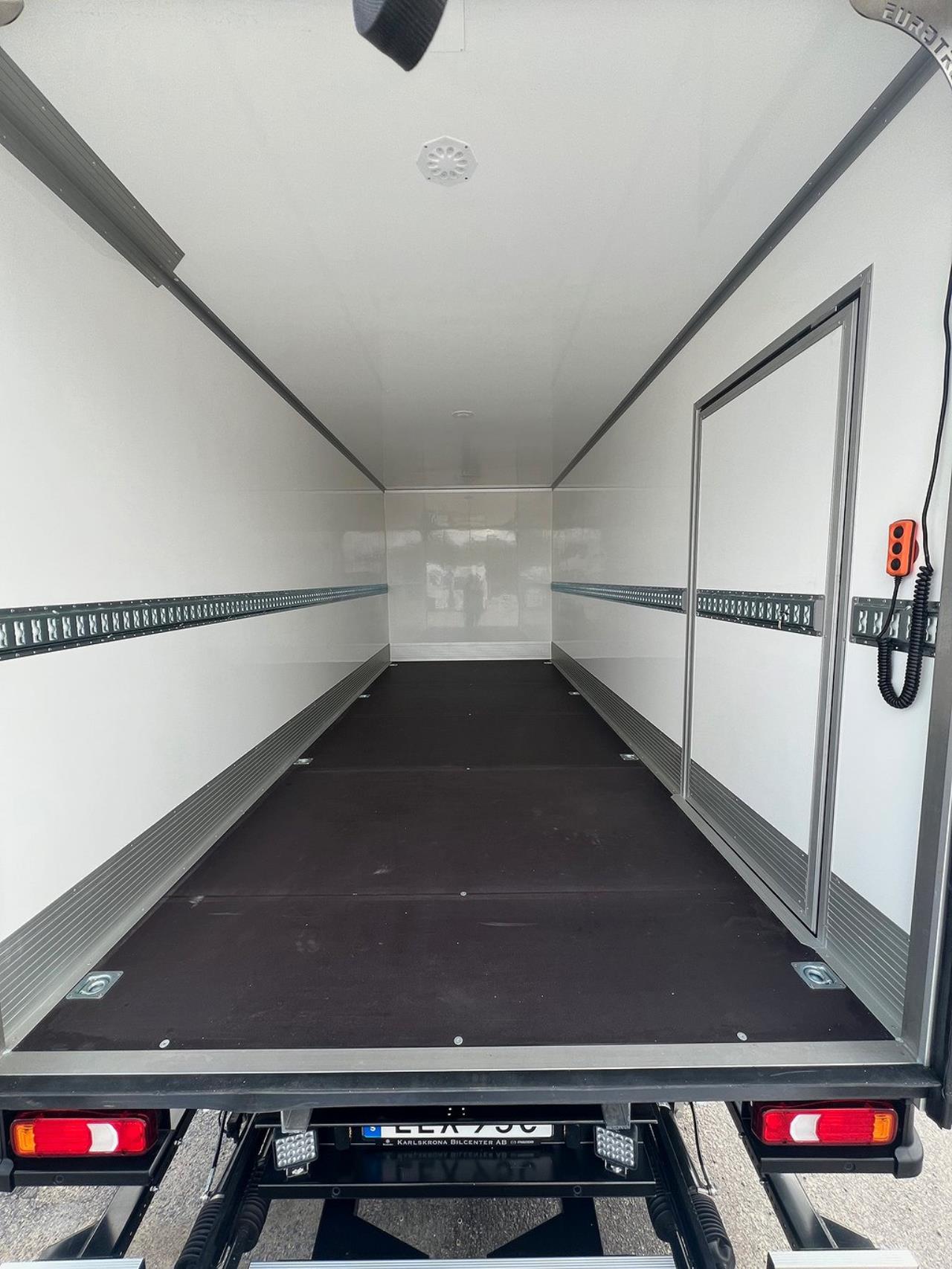 Iveco Daily 72C18  Skåpbil Aut Fullutrustad Lastvikt 3390 Kg 2025 - Skåp