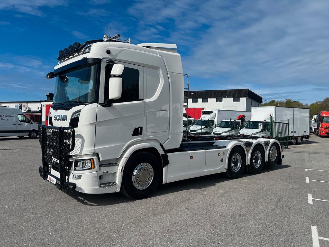Scania R660 V8 8x4*4 Tridem Hiab 26 Lastväxlare Fullutrustad 2025 - Krok/Lastväxlare