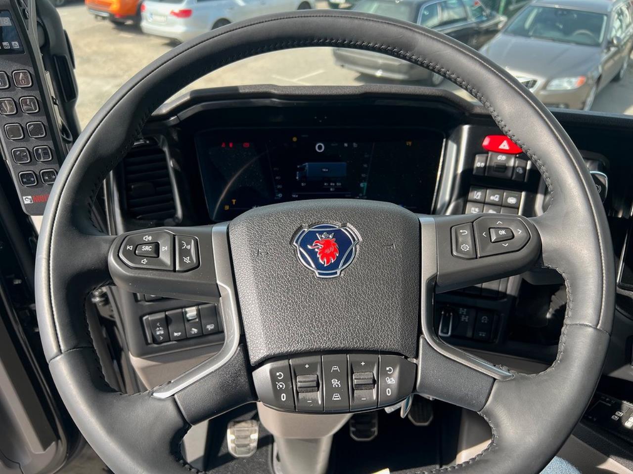 Scania R660 V8 8x4*4 Tridem Hiab 26 Lastväxlare Fullutrustad 2025 - Krok/Lastväxlare