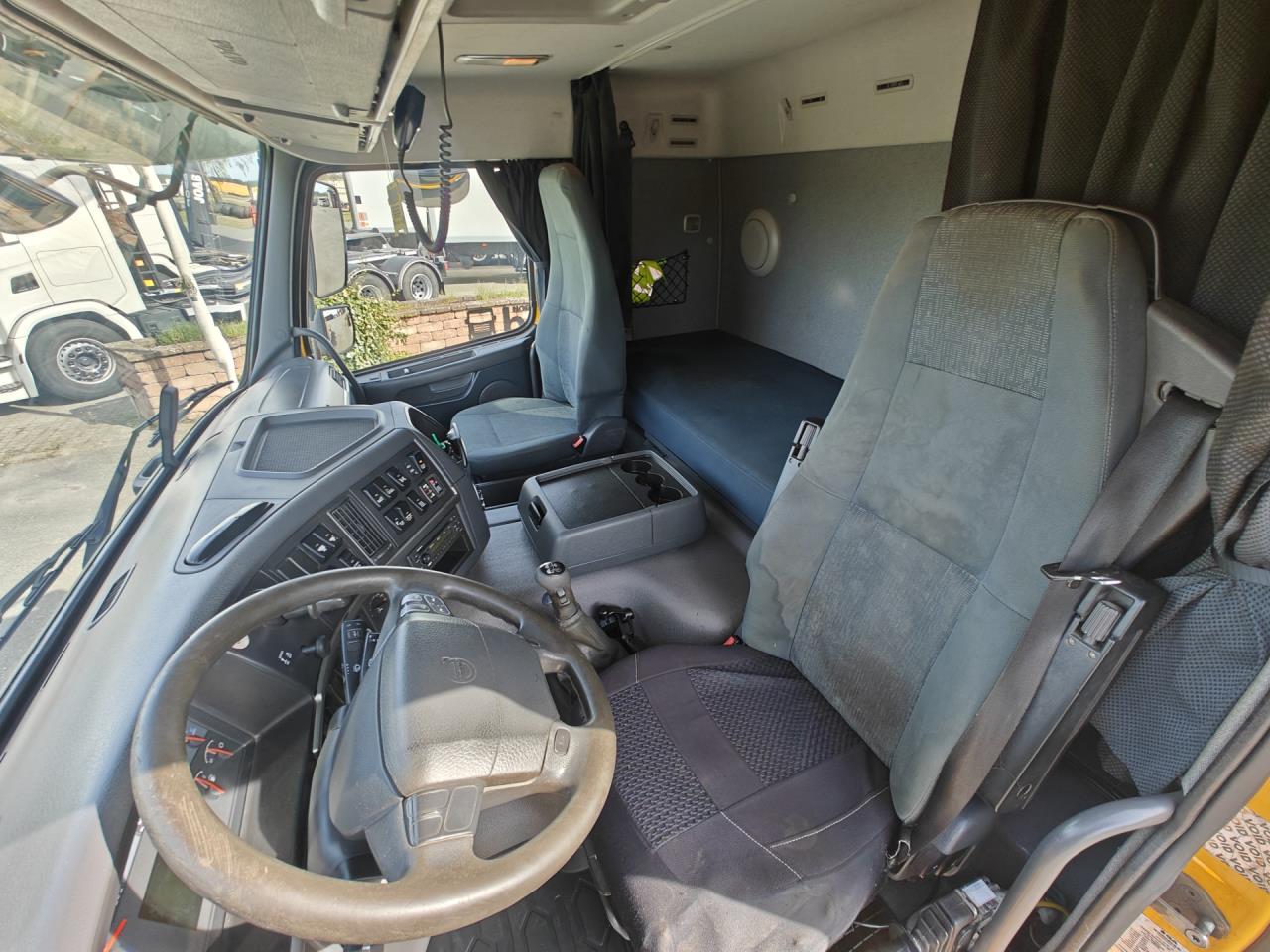 VOLVO FMX460 2013 - Krok/Lastväxlare