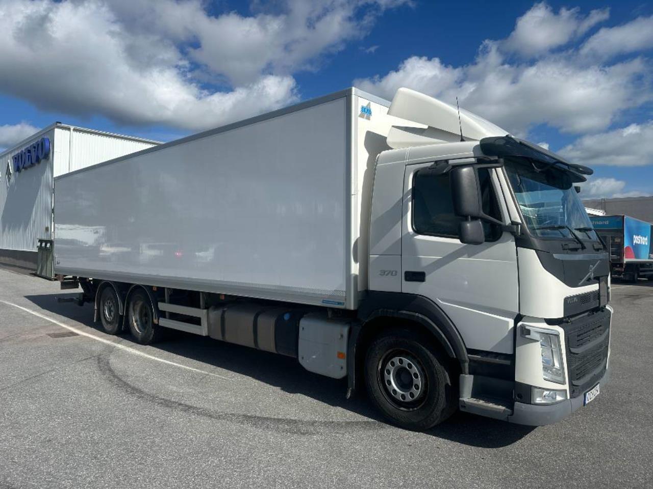 Volvo FM 370 6x2 Korridorbil Kylbil 2016 - Skåp isolerat