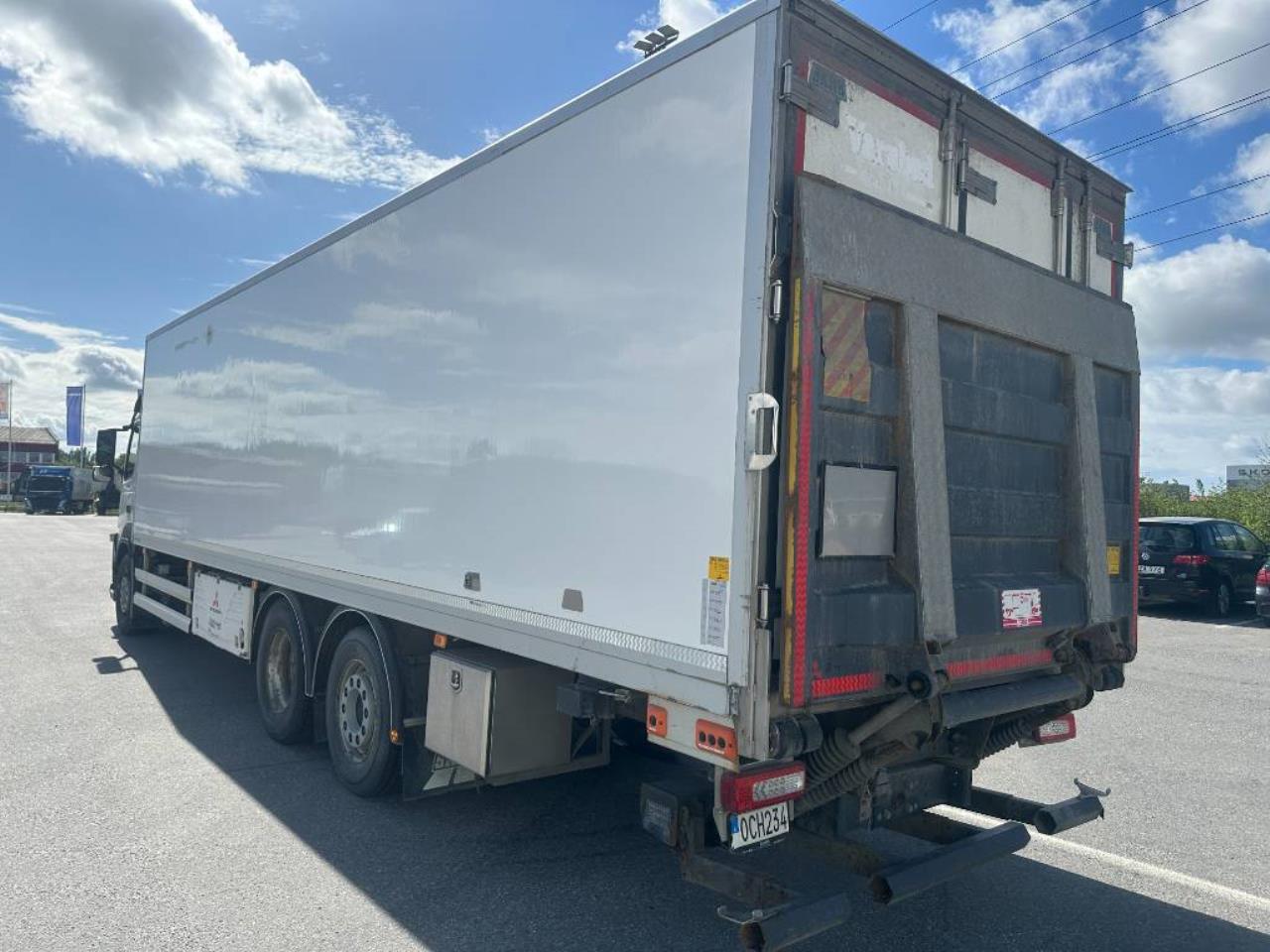 Volvo FM 370 6x2 Korridorbil Kylbil 2016 - Skåp isolerat
