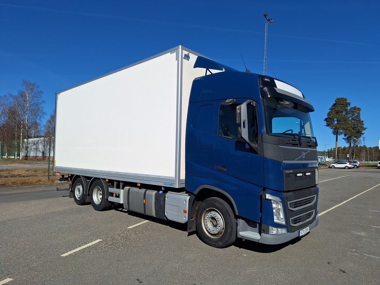 Volvo FH 6x2 Skåpbil 2020 - Skåp