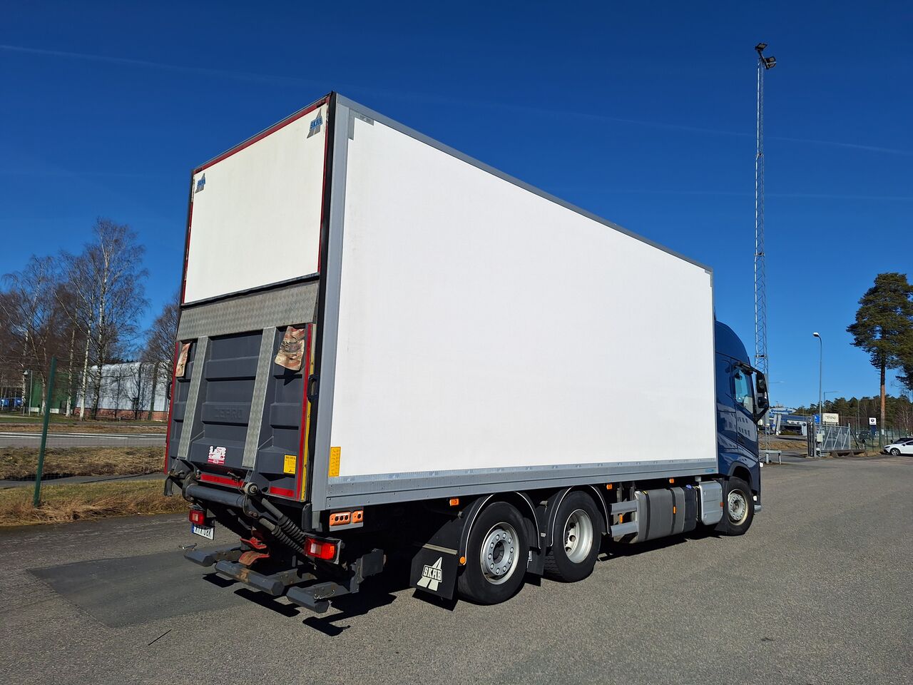 Volvo FH 6x2 Skåpbil 2020 - Skåp