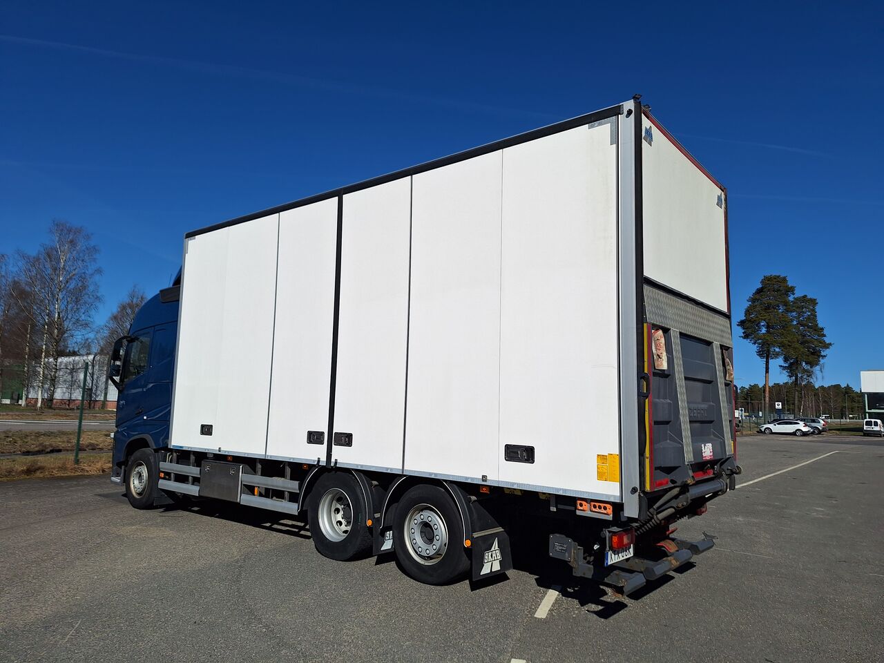 Volvo FH 6x2 Skåpbil 2020 - Skåp