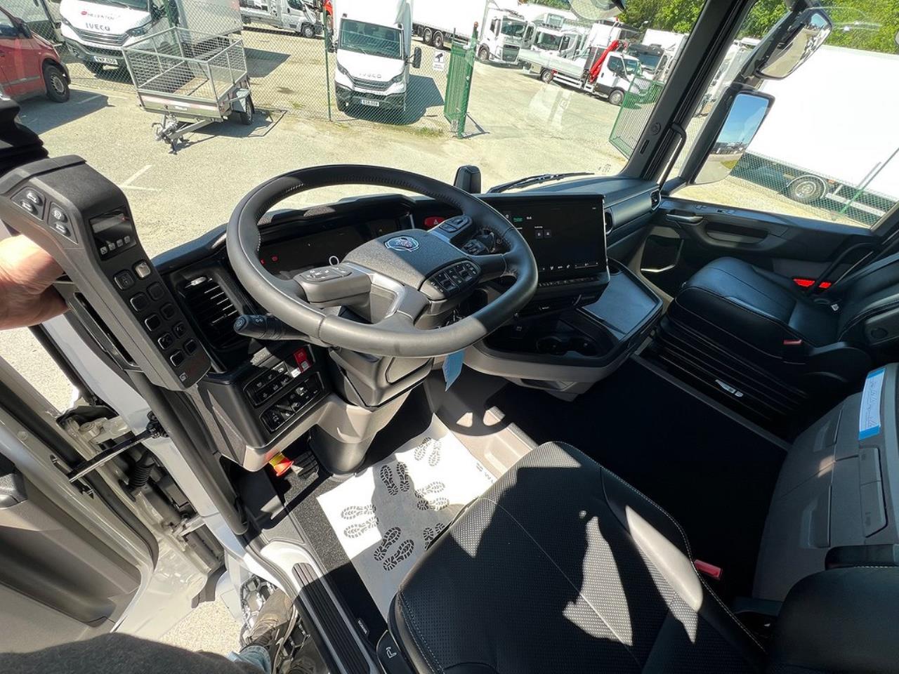 Scania R500 8x4*4 Tridem 26 T Hiab  Lastväxlare Fullutrustad 2025 - Krok/Lastväxlare